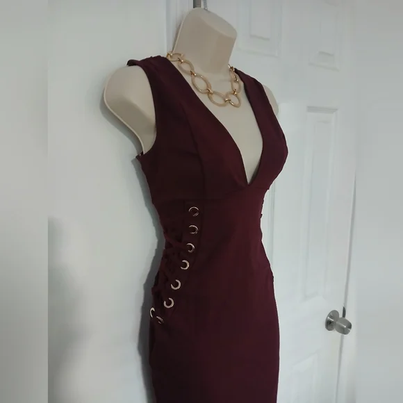 Iris Deep Burgundy Backless Dress - Picture 2 of 4